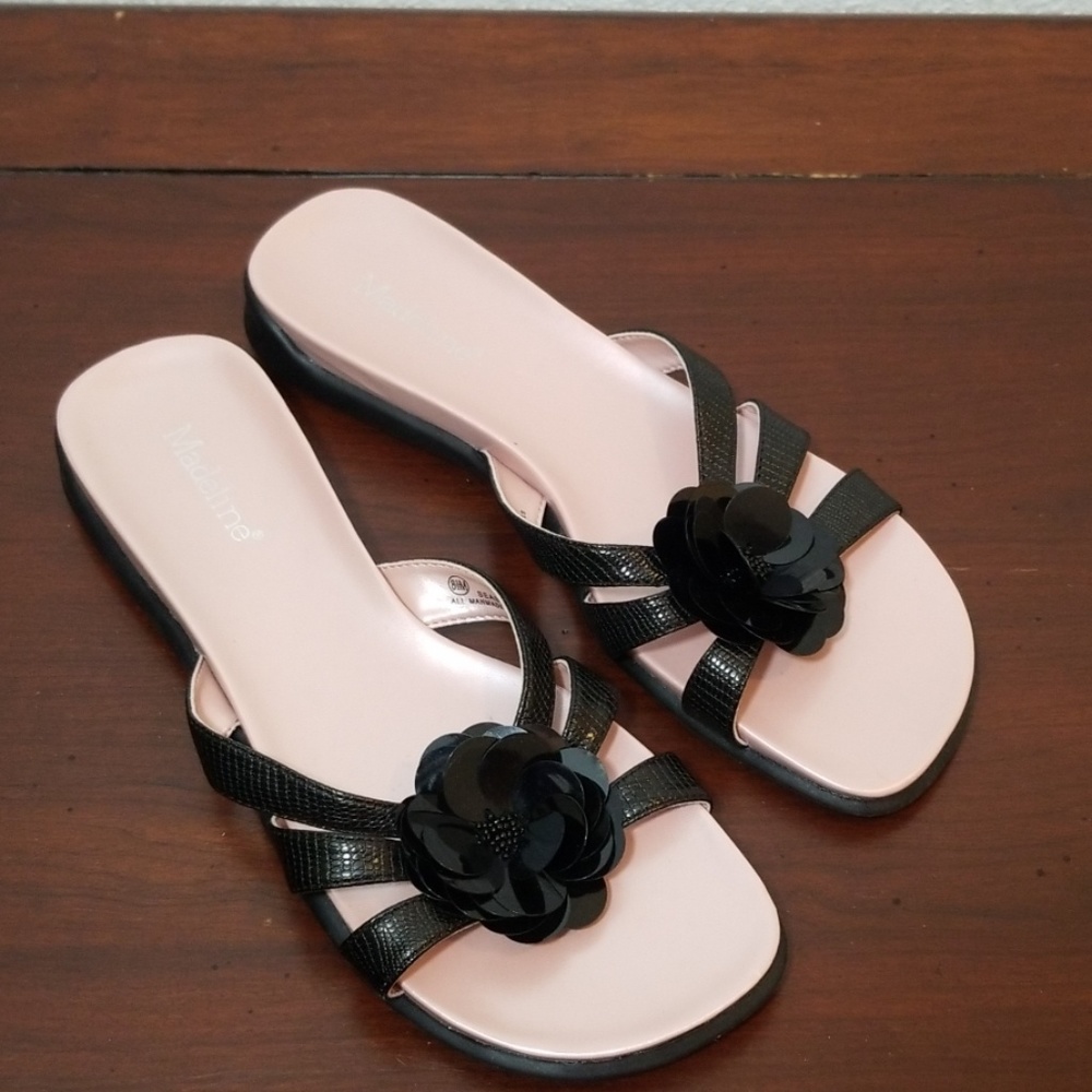 Madeline Sandals/Flats/Strappy/Sz 8.5 M/NWOT